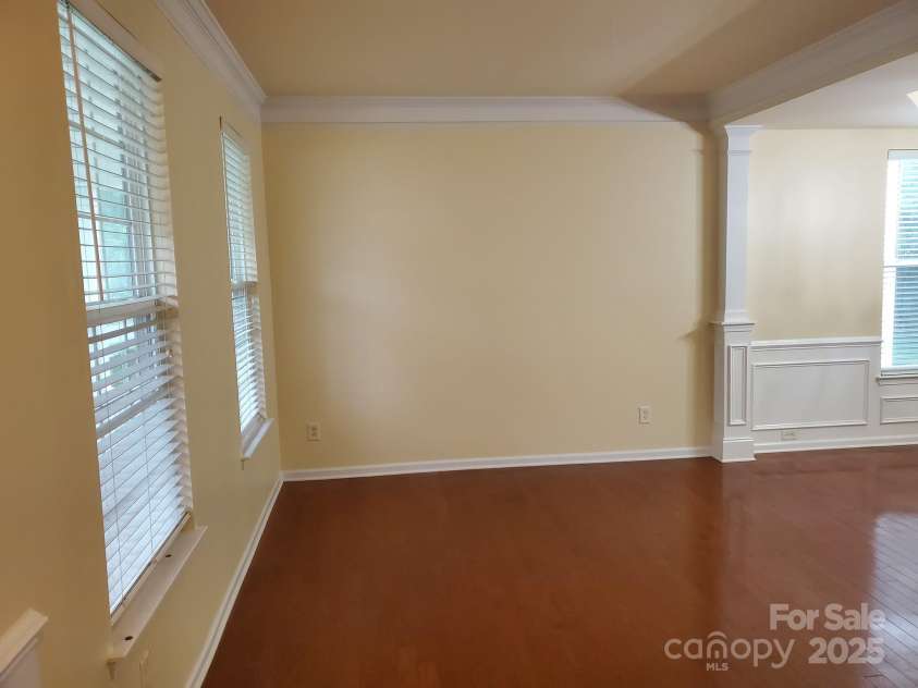 13008 Rothe House Road, Charlotte, NC 28273.  MLS# CAR4296922, YatesRealty ID 34685. Living room  15'5