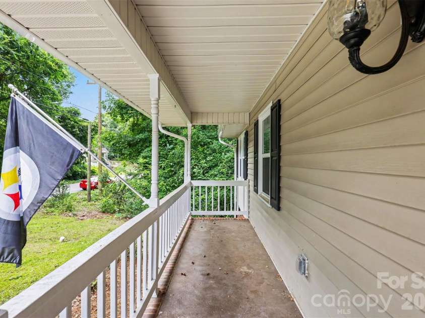 308 Kershaw Street, Lancaster, SC 29720.  MLS# CAR4399327, YatesRealty ID 34685. 