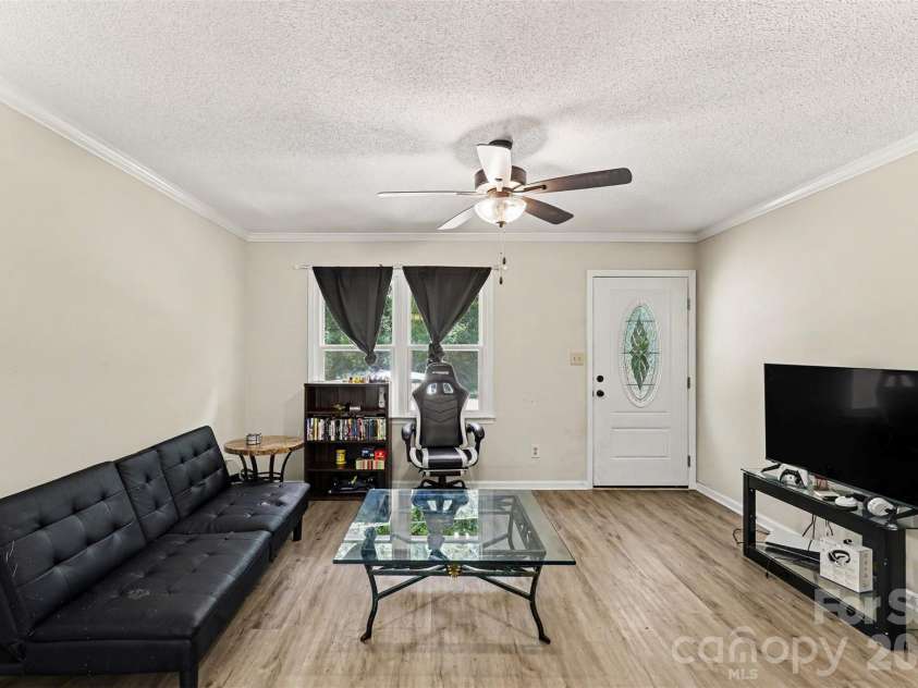 308 Kershaw Street, Lancaster, SC 29720.  MLS# CAR4399327, YatesRealty ID 34685. 