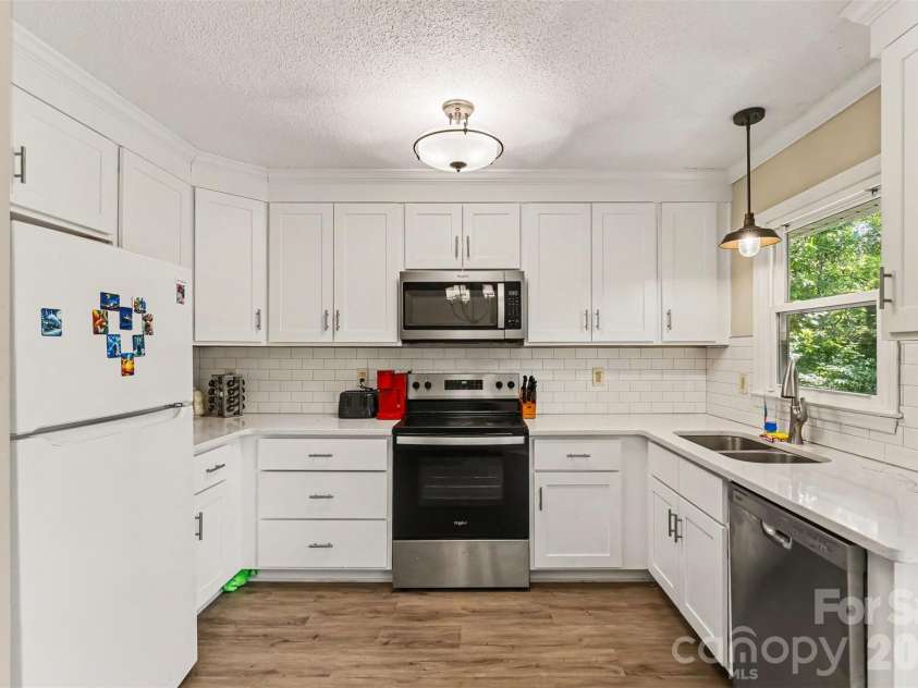 308 Kershaw Street, Lancaster, SC 29720.  MLS# CAR4399327, YatesRealty ID 34685. 