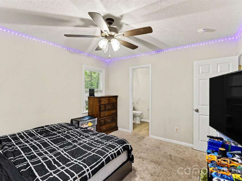 308 Kershaw Street, Lancaster, SC 29720.  MLS# CAR4399327, YatesRealty ID 34685. 