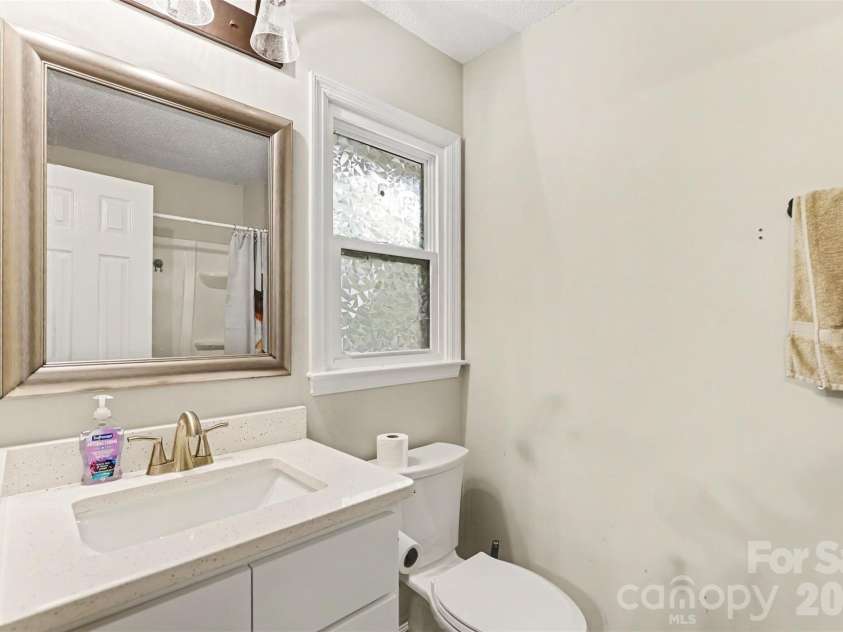 308 Kershaw Street, Lancaster, SC 29720.  MLS# CAR4399327, YatesRealty ID 34685. 