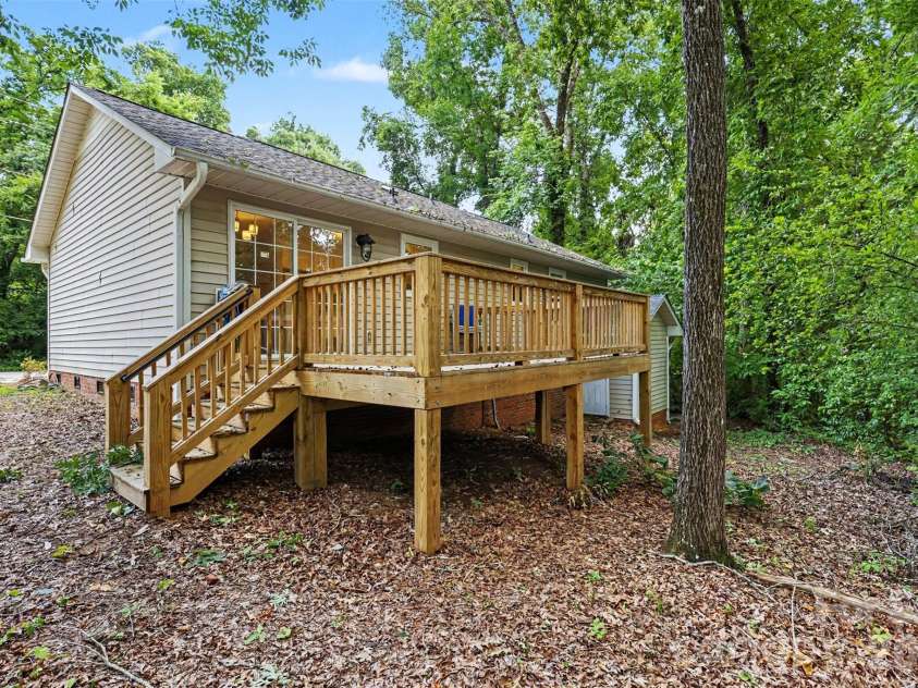 308 Kershaw Street, Lancaster, SC 29720.  MLS# CAR4399327, YatesRealty ID 34685. 