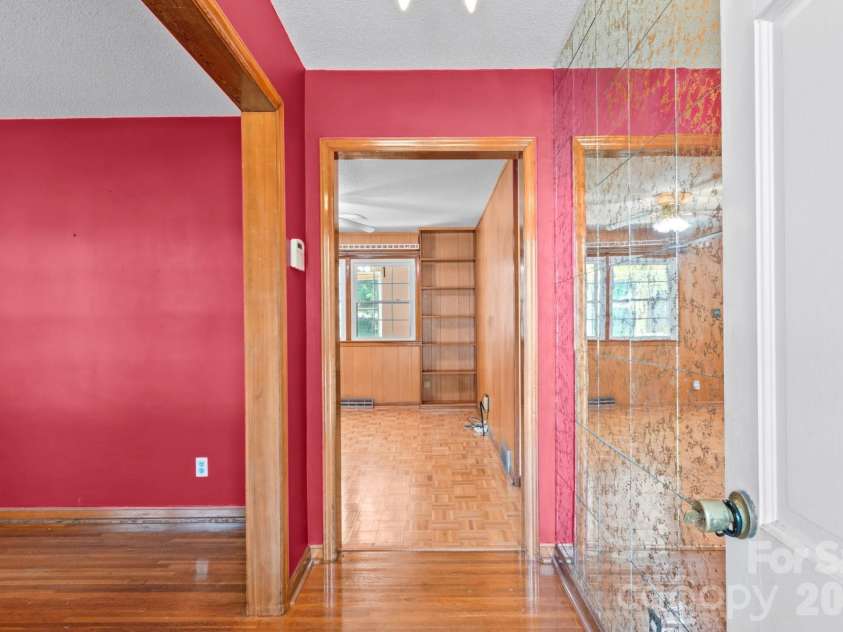 1604 Grantham Drive, High Point, NC 27265.  MLS# CAR4399664, YatesRealty ID 34686. 