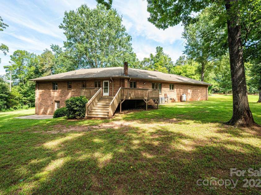 5933 Willowbottom Road, Hickory, NC 28602.  MLS# CAR4285990, YatesRealty ID 34686. 