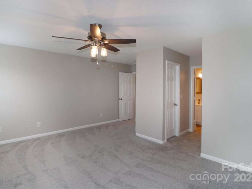 915 Harbour View Cove, Kannapolis, NC 28083.  MLS# CAR4297057, YatesRealty ID 34688. 