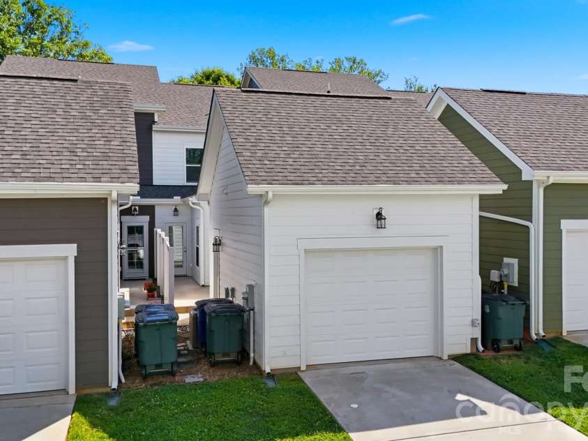 1805 Edgewater Drive, Conover, NC 28613.  MLS# CAR4386183, YatesRealty ID 3469. 