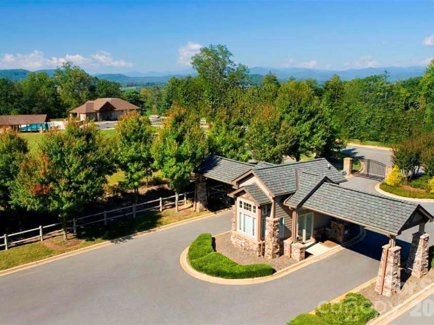 Lot 3 Tomahawk Trail, Hendersonville, NC 28739.  MLS# CAR4399904, YatesRealty ID 34690. Main Gate