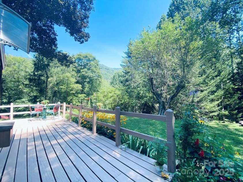 100 Crosspatch Drive, Bryson City, NC 28713.  MLS# CAR4287649, YatesRealty ID 34692. 