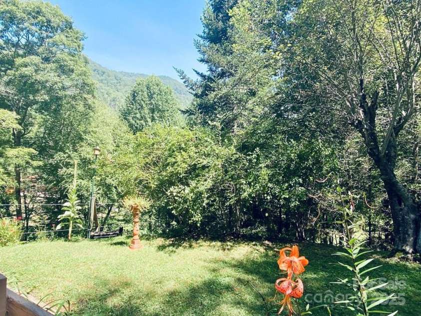 100 Crosspatch Drive, Bryson City, NC 28713.  MLS# CAR4287649, YatesRealty ID 34692. 