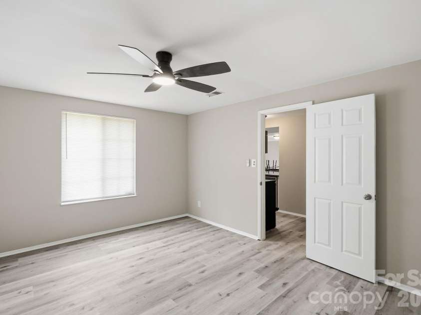 3719 Piney Grove Road, Charlotte, NC 28212.  MLS# CAR4398920, YatesRealty ID 34692. 