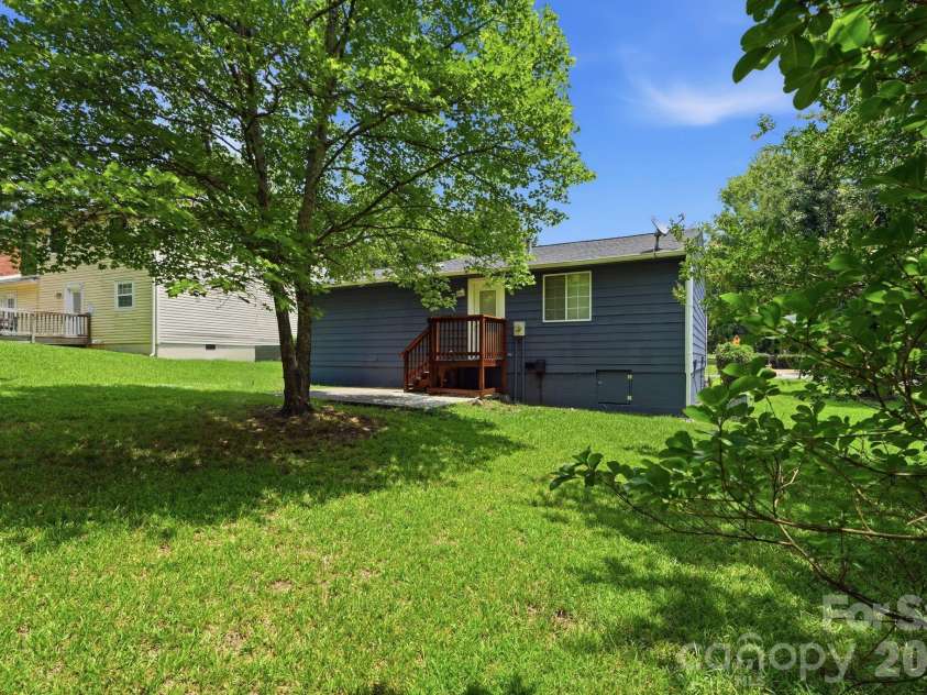 3719 Piney Grove Road, Charlotte, NC 28212.  MLS# CAR4398920, YatesRealty ID 34692. 