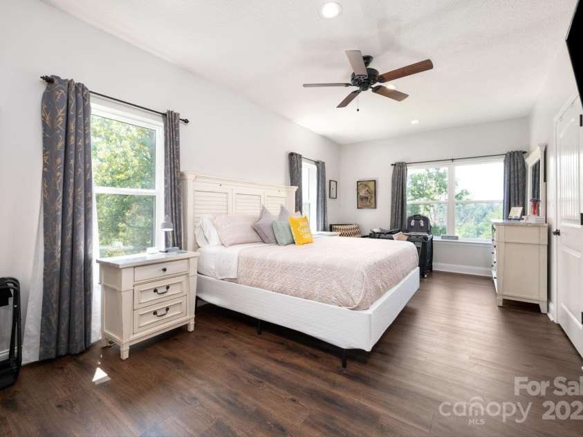 127 Deer Hill Lane, Weaverville, NC 28787.  MLS# CAR4295092, YatesRealty ID 34693. 