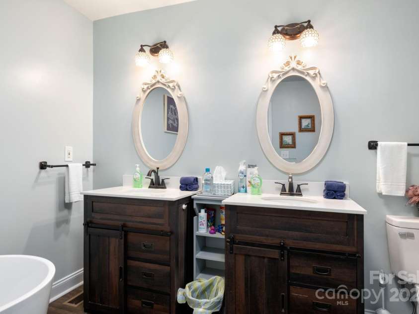 127 Deer Hill Lane, Weaverville, NC 28787.  MLS# CAR4295092, YatesRealty ID 34693. 