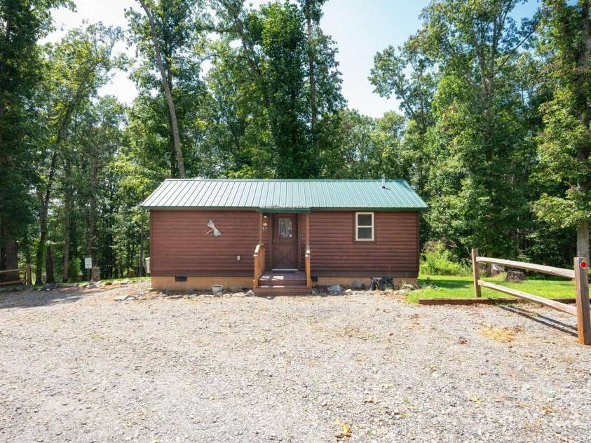 127 Deer Hill Lane, Weaverville, NC 28787.  MLS# CAR4295092, YatesRealty ID 34693. 