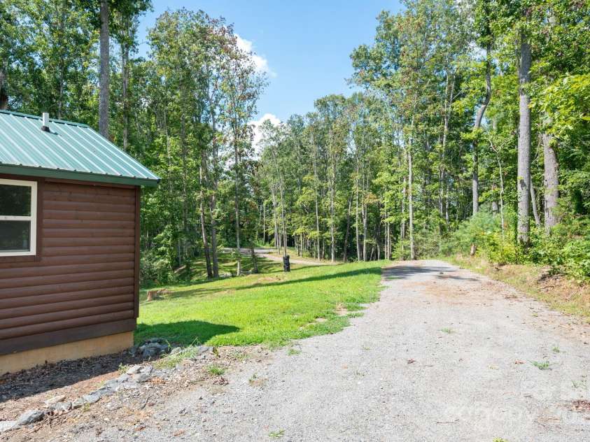 127 Deer Hill Lane, Weaverville, NC 28787.  MLS# CAR4295092, YatesRealty ID 34693. 