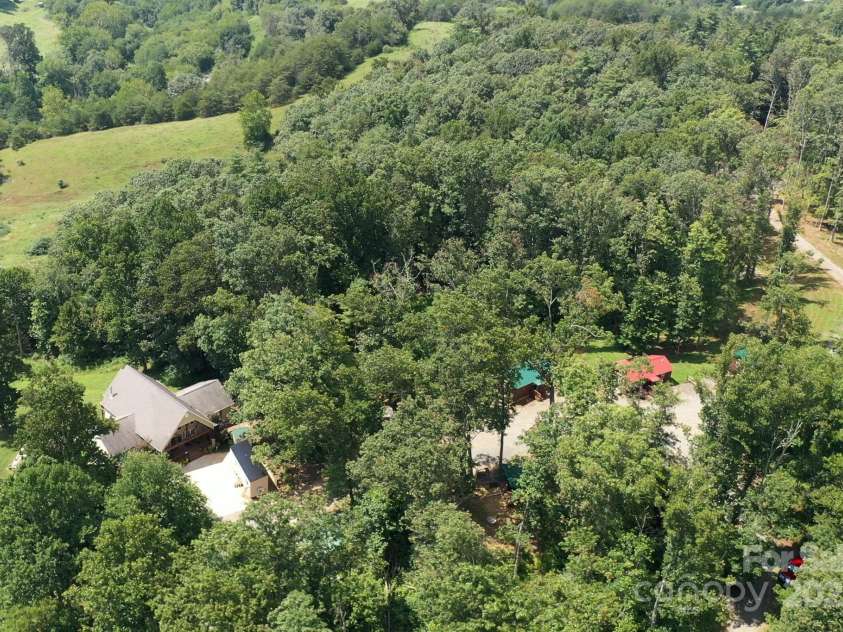 127 Deer Hill Lane, Weaverville, NC 28787.  MLS# CAR4295092, YatesRealty ID 34693. 