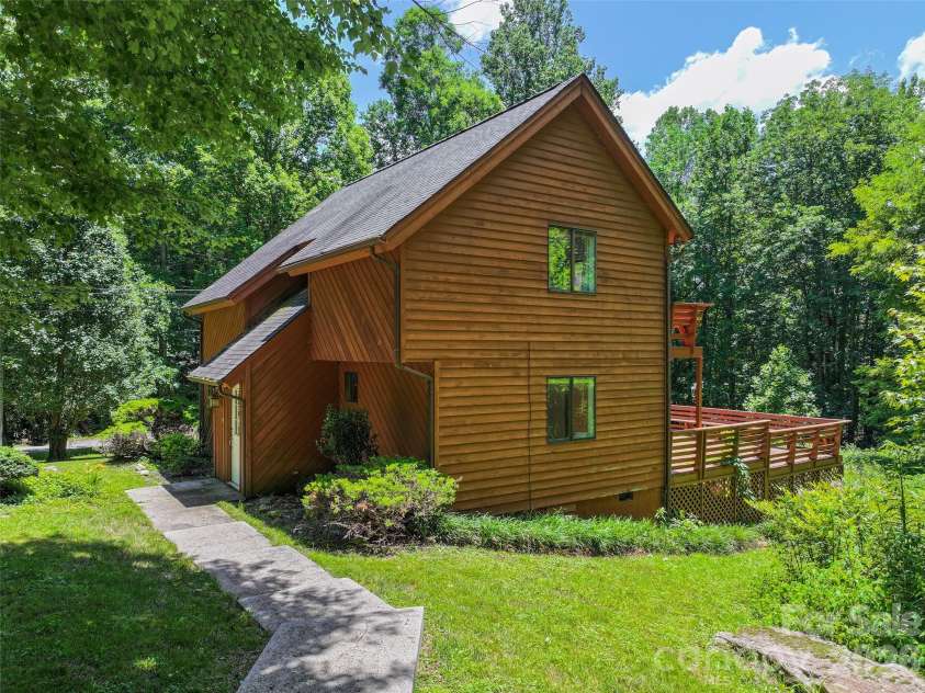 25 Little Creek Lane, Maggie Valley, NC 28751.  MLS# CAR4400072, YatesRealty ID 34693. 