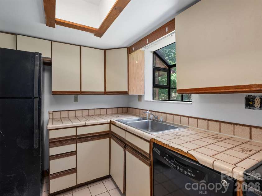 25 Little Creek Lane, Maggie Valley, NC 28751.  MLS# CAR4400072, YatesRealty ID 34693. 