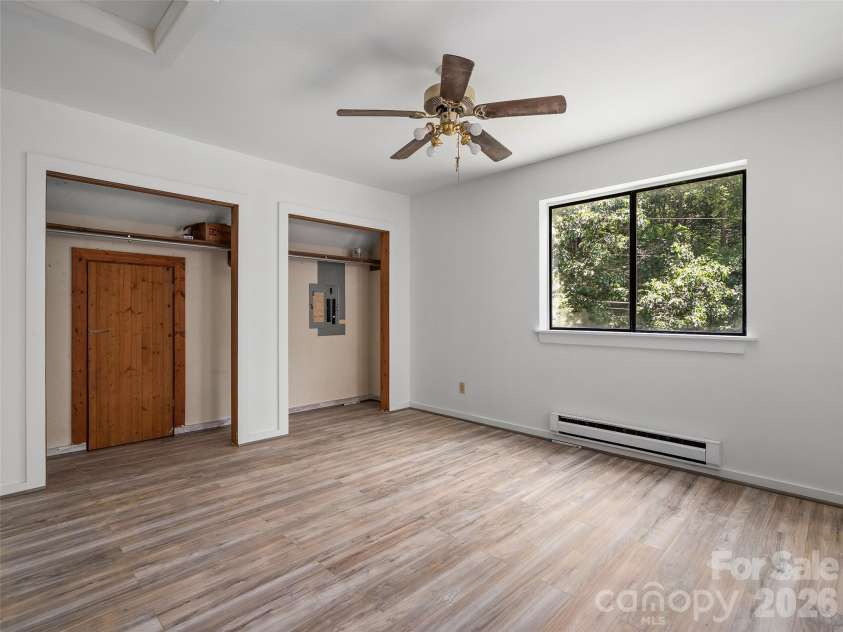 25 Little Creek Lane, Maggie Valley, NC 28751.  MLS# CAR4400072, YatesRealty ID 34693. 