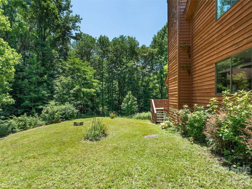 25 Little Creek Lane, Maggie Valley, NC 28751.  MLS# CAR4400072, YatesRealty ID 34693. 