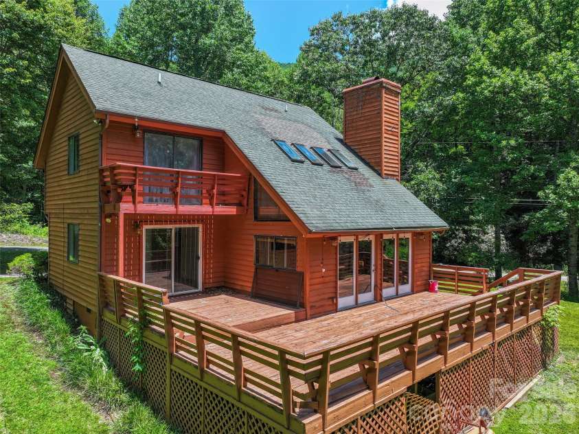 25 Little Creek Lane, Maggie Valley, NC 28751.  MLS# CAR4400072, YatesRealty ID 34693. 