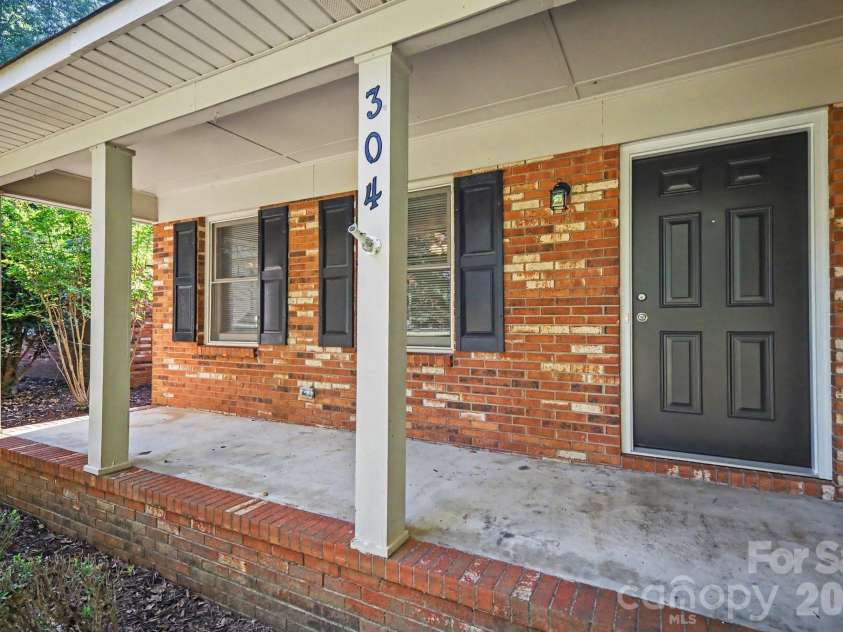304 Julia Drive, Lincolnton, NC 28092.  MLS# CAR4399775, YatesRealty ID 34694. 