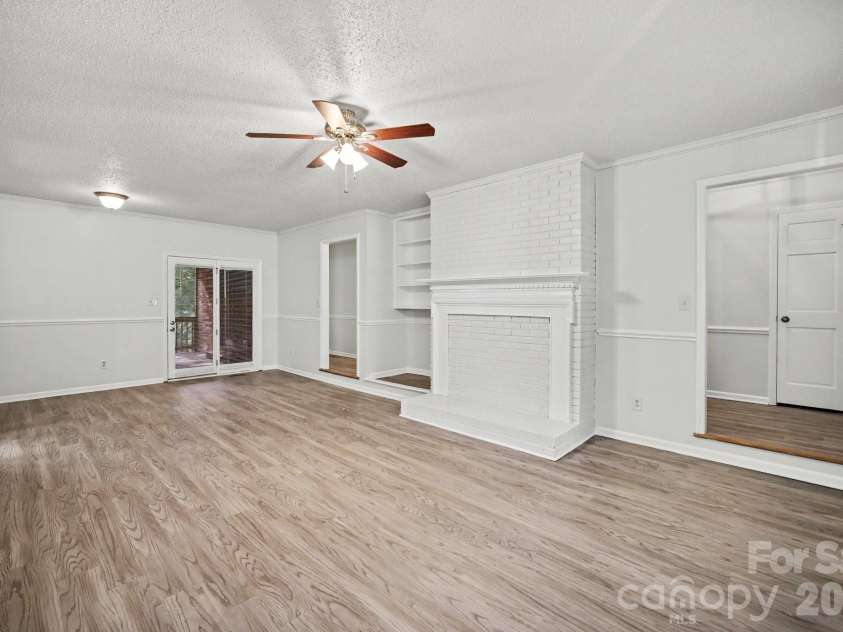304 Julia Drive, Lincolnton, NC 28092.  MLS# CAR4399775, YatesRealty ID 34694. 