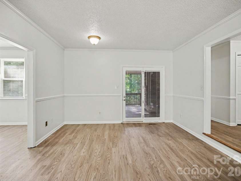 304 Julia Drive, Lincolnton, NC 28092.  MLS# CAR4399775, YatesRealty ID 34694. 