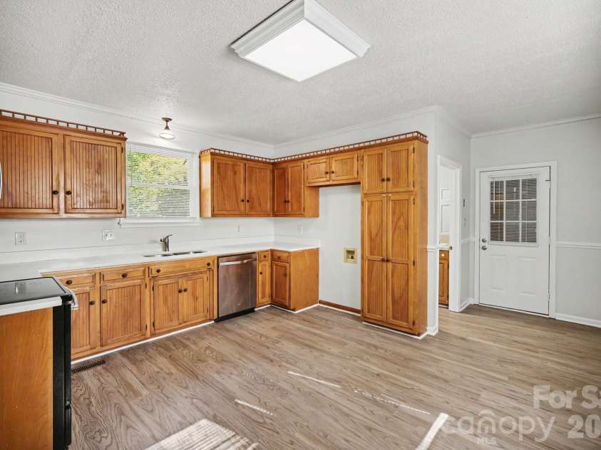 304 Julia Drive, Lincolnton, NC 28092.  MLS# CAR4399775, YatesRealty ID 34694. 