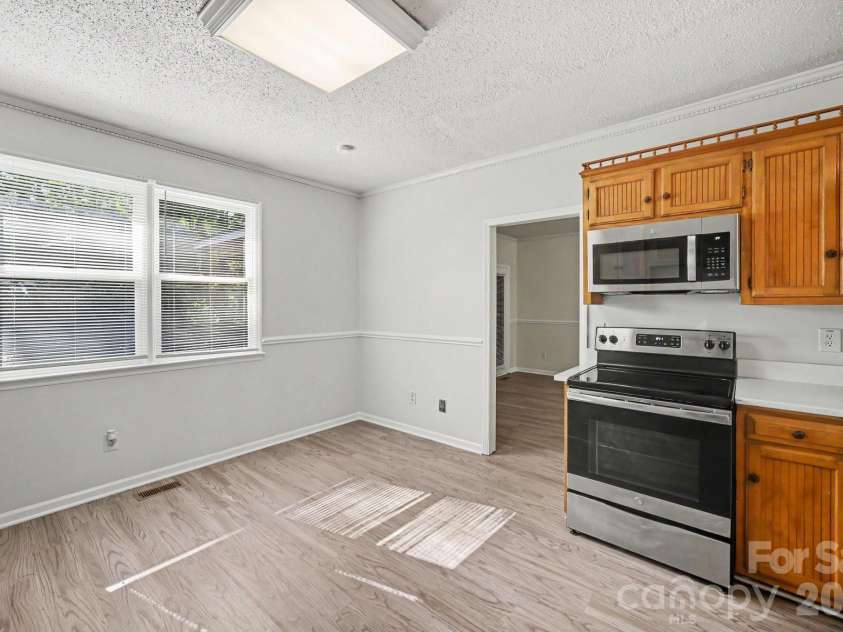 304 Julia Drive, Lincolnton, NC 28092.  MLS# CAR4399775, YatesRealty ID 34694. 