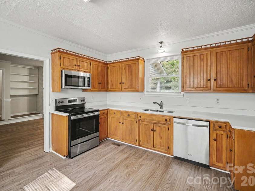 304 Julia Drive, Lincolnton, NC 28092.  MLS# CAR4399775, YatesRealty ID 34694. 