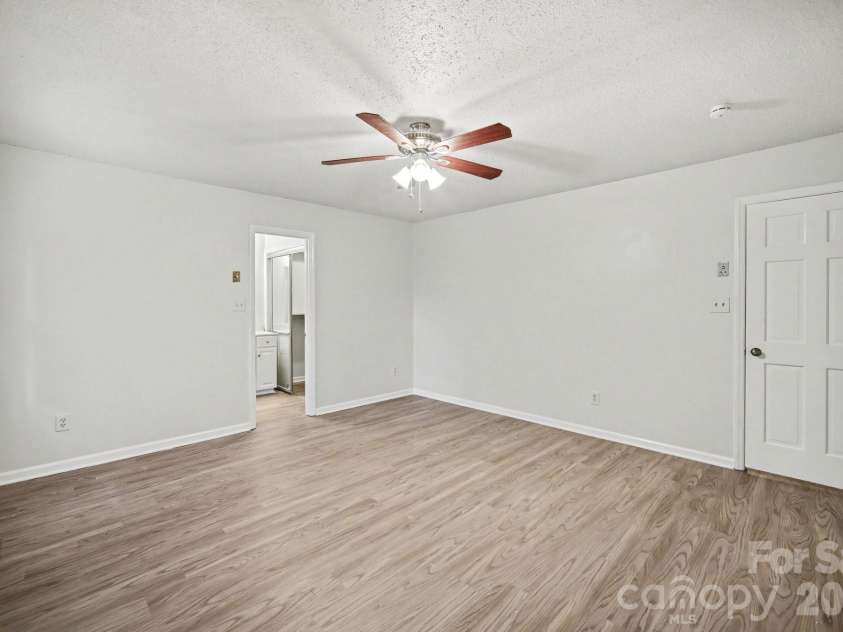 304 Julia Drive, Lincolnton, NC 28092.  MLS# CAR4399775, YatesRealty ID 34694. 