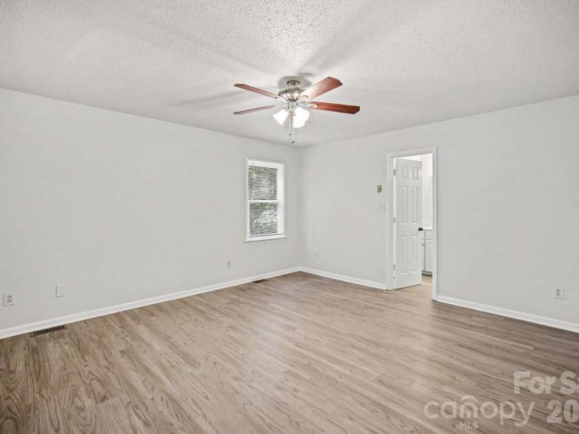 304 Julia Drive, Lincolnton, NC 28092.  MLS# CAR4399775, YatesRealty ID 34694. 