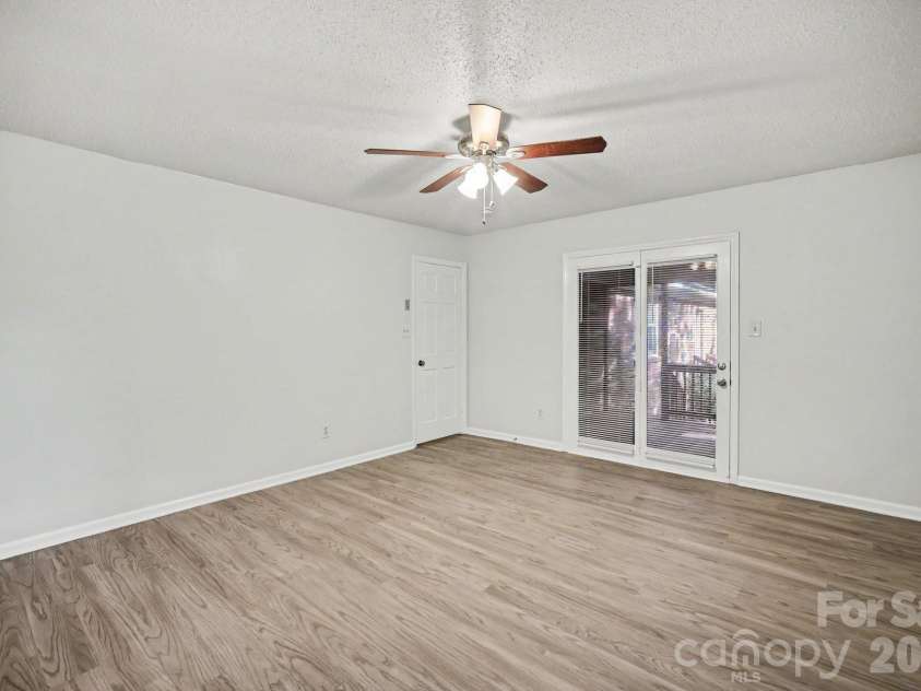 304 Julia Drive, Lincolnton, NC 28092.  MLS# CAR4399775, YatesRealty ID 34694. 