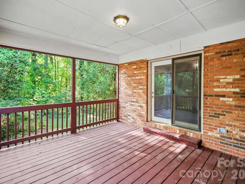304 Julia Drive, Lincolnton, NC 28092.  MLS# CAR4399775, YatesRealty ID 34694. 