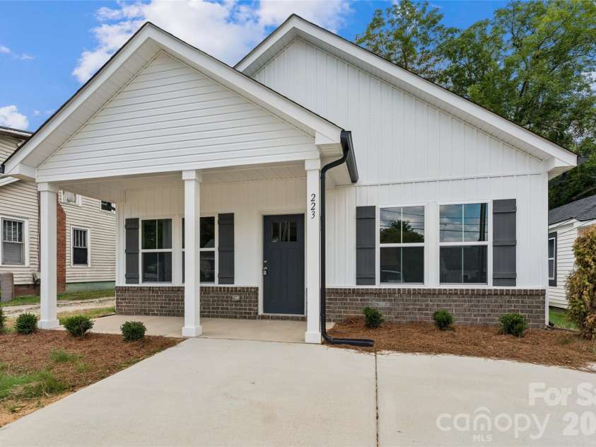 223 11th Street, Salisbury, NC 28144.  MLS# CAR4399876, YatesRealty ID 34695. 
