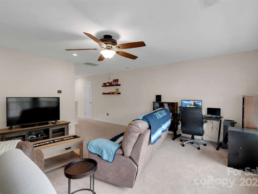 417 Brier Knob Drive, Fort Mill, SC 29715.  MLS# CAR4261100, YatesRealty ID 34695. 