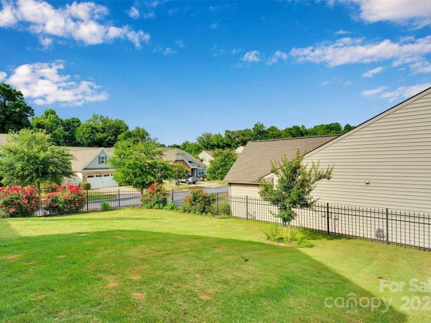 417 Brier Knob Drive, Fort Mill, SC 29715.  MLS# CAR4261100, YatesRealty ID 34695. 