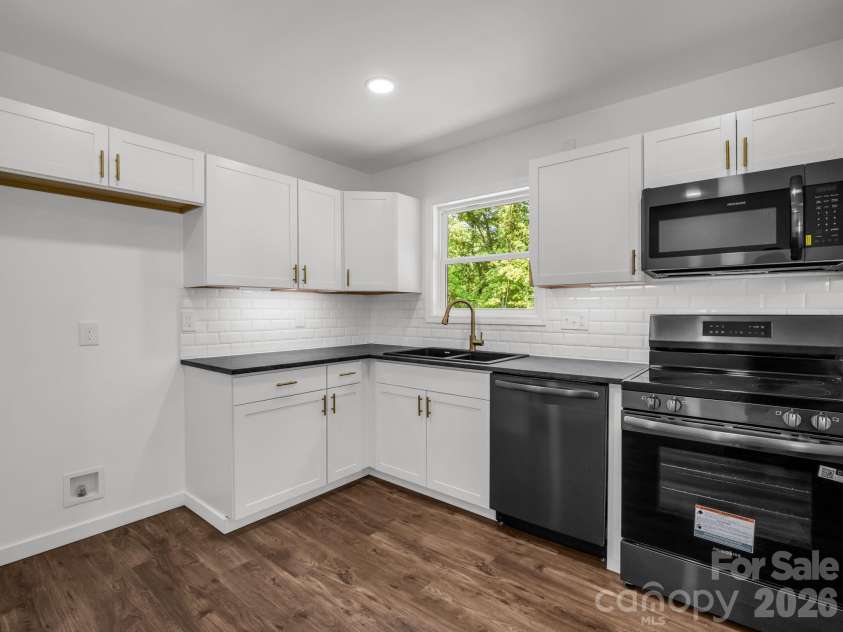 314 Maryland Drive, Forest City, NC 28043.  MLS# CAR4399377, YatesRealty ID 34696. Kitchen