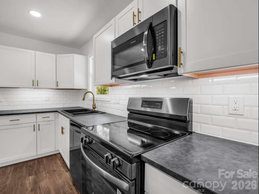 314 Maryland Drive, Forest City, NC 28043.  MLS# CAR4399377, YatesRealty ID 34696. Kitchen