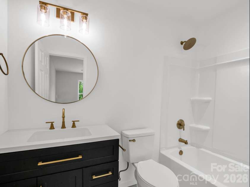314 Maryland Drive, Forest City, NC 28043.  MLS# CAR4399377, YatesRealty ID 34696. Master Bath