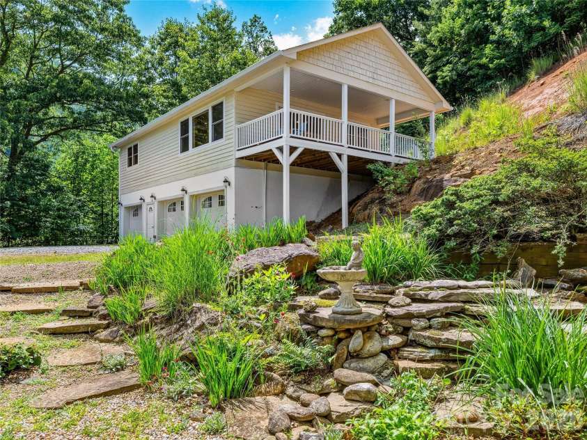 1856 Lickskillet Road, Burnsville, NC 28714.  MLS# CAR4396604, YatesRealty ID 34698. Guest home