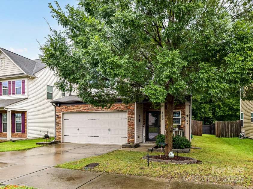 355 Pulaski Drive, Concord, NC 28027.  MLS# CAR4287941, YatesRealty ID 34699. 