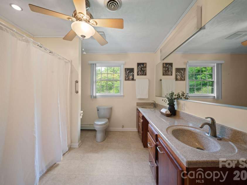 528 Baccus Siding Road, Green Mountain, NC 28740.  MLS# CAR4398758, YatesRealty ID 34699. 