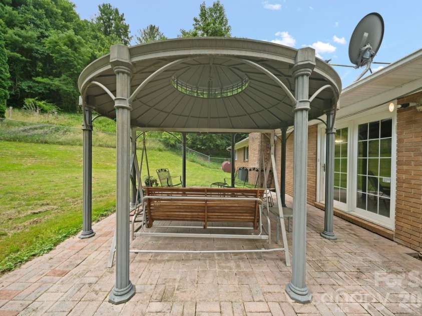 528 Baccus Siding Road, Green Mountain, NC 28740.  MLS# CAR4398758, YatesRealty ID 34699. 
