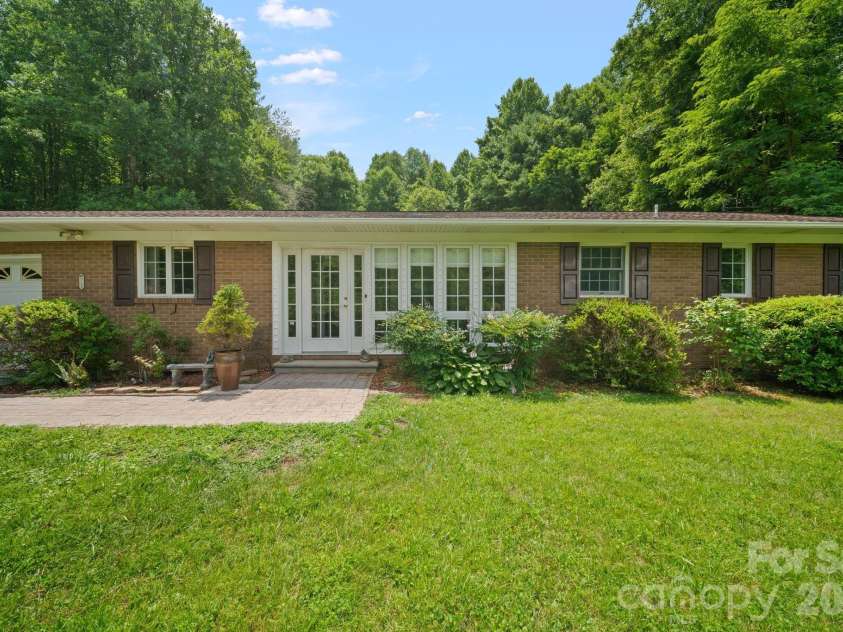 528 Baccus Siding Road, Green Mountain, NC 28740.  MLS# CAR4398758, YatesRealty ID 34699. 