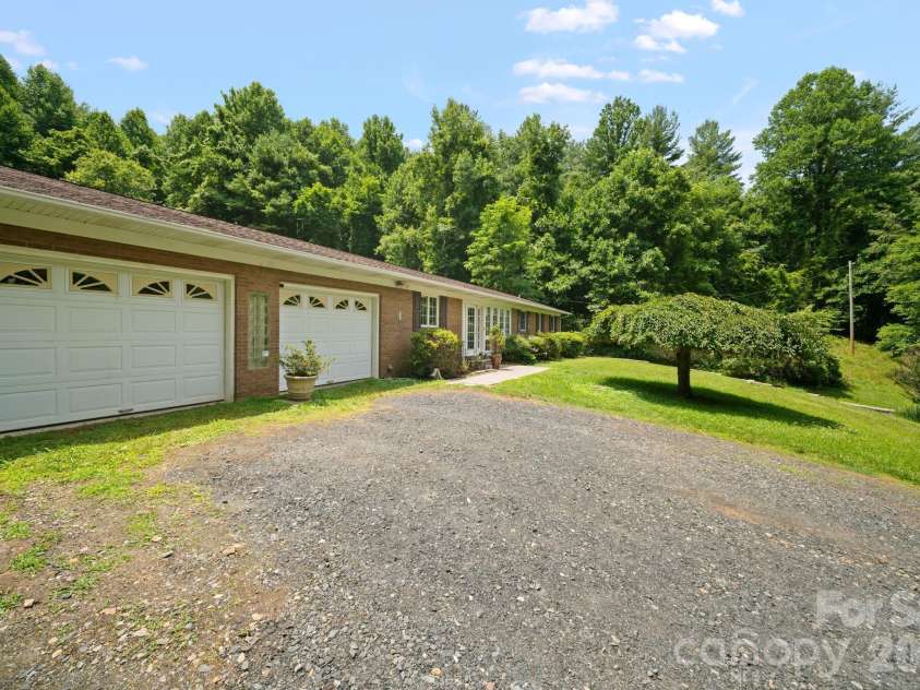 528 Baccus Siding Road, Green Mountain, NC 28740.  MLS# CAR4398758, YatesRealty ID 34699. 