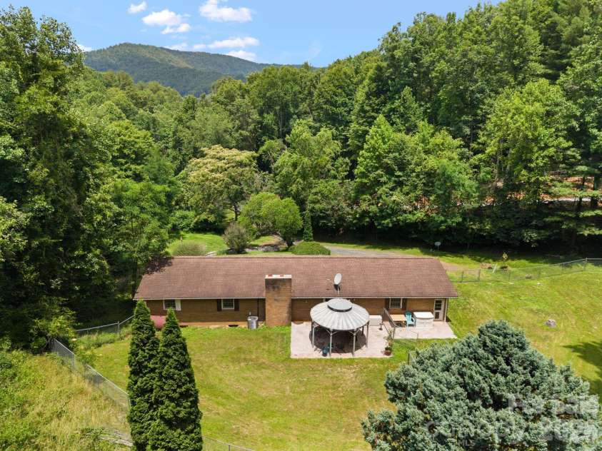 528 Baccus Siding Road, Green Mountain, NC 28740.  MLS# CAR4398758, YatesRealty ID 34699. 