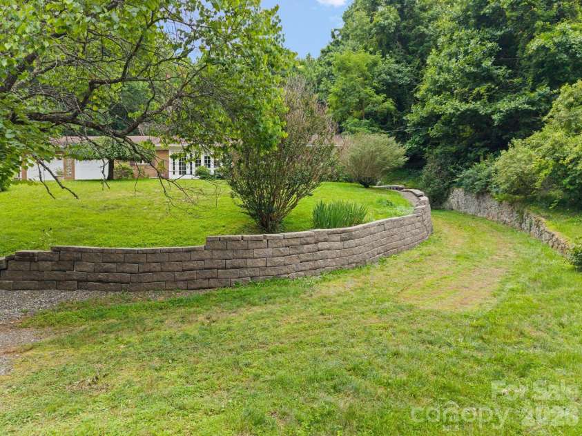 528 Baccus Siding Road, Green Mountain, NC 28740.  MLS# CAR4398758, YatesRealty ID 34699. 